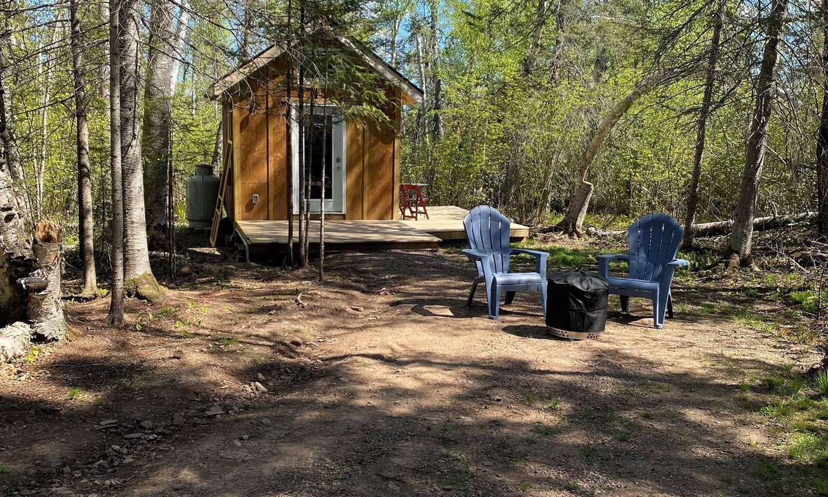 Grand Marais Cabin | Camper Cabin 5 mins from Grand Marais