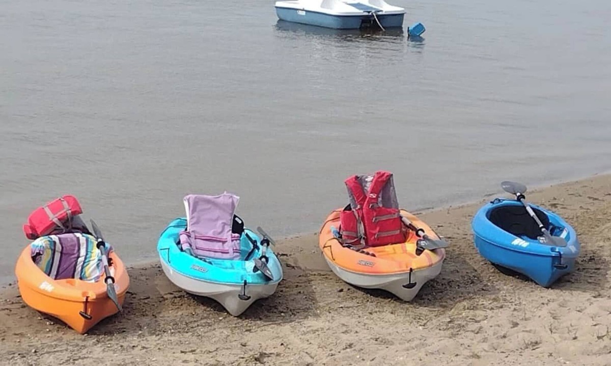 Houghton Lake Cabin | Cozy Cabin with Great Beach, Swimming and Dock!