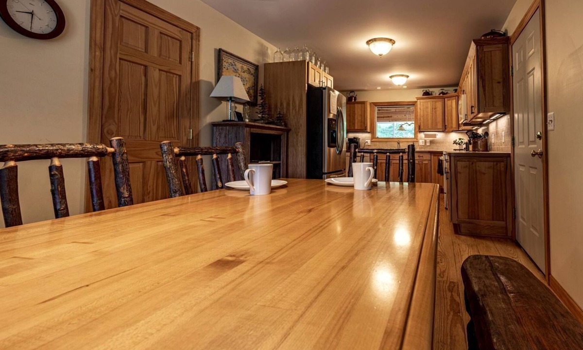 Paradise Cabin | Create Lasting Memories: Lakeside Family Getaway in the Heart of Paradise, Michigan