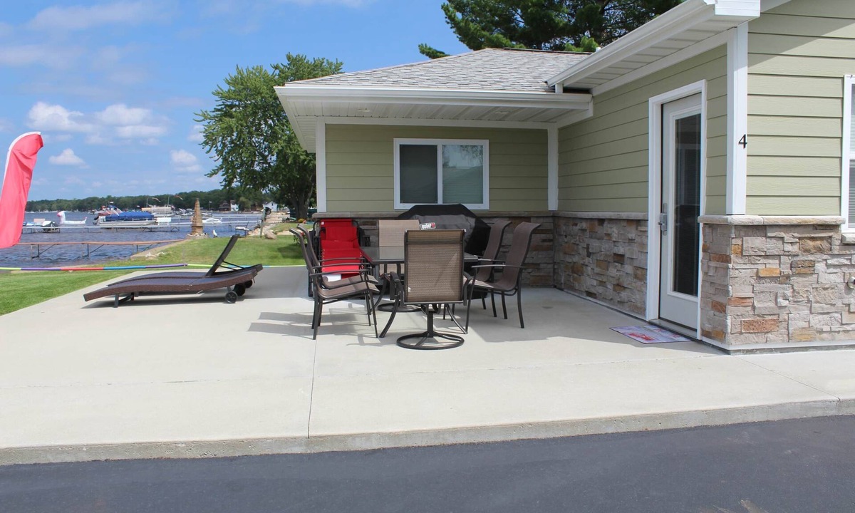 Prudenville Cabin | Jack's on the Bay, 2 Bedroom/2 Bath Lake Front