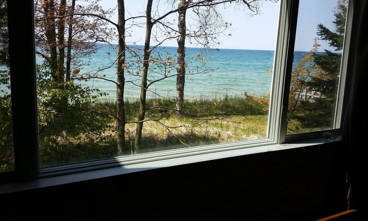 Manistee House | L U X 4 bdrm, 4.5 baths, perfect for couples, golfers in the fall/spring!