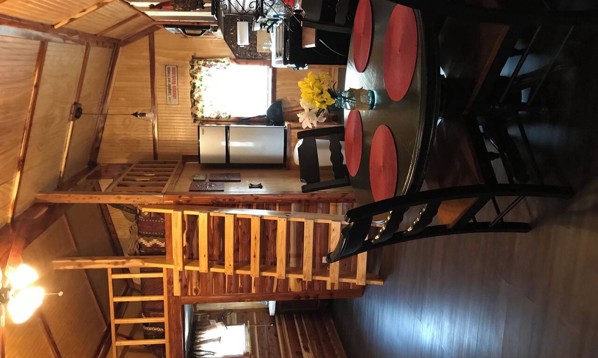 Hughes County Cabin | Lovely secluded rustic cabin within waking distance of Rocky Top Winery .