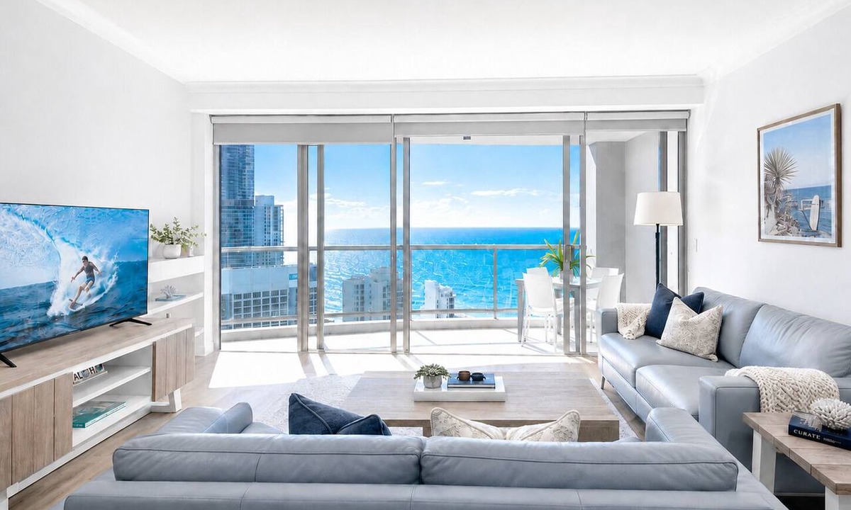 Gold Coast Apartment | Luxury 3BR Ocean View Apartment | Walk to Beach