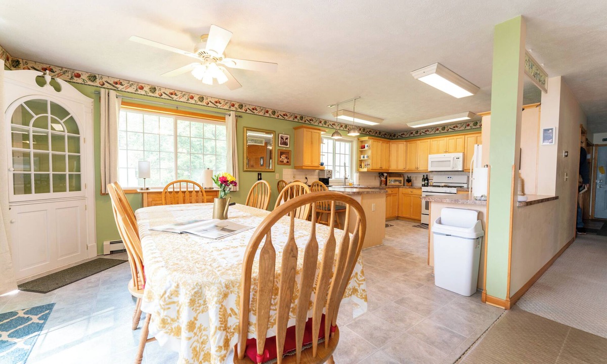 Kalkaska House | Manistee Lake 6BR Sleeps 18 · Ice fishing, snowmobile · Kalkaska