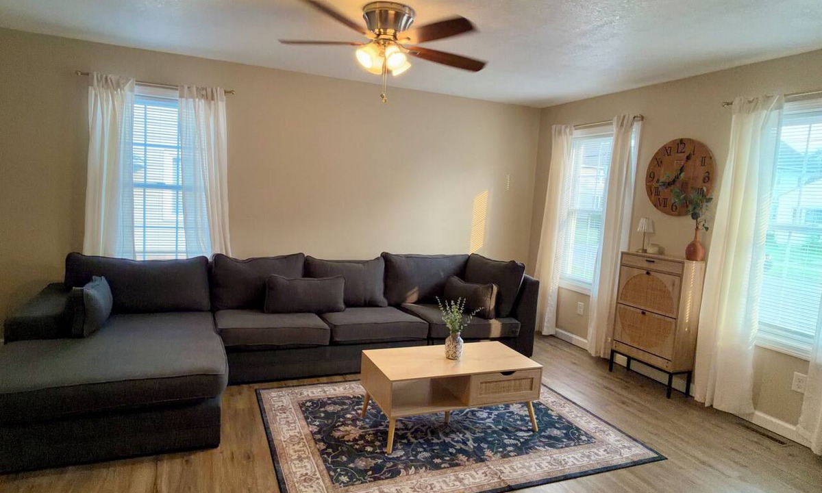 East Springfield Apartment | Modern 3BR Duplex - Sleeps 6 - Off-Street Parking