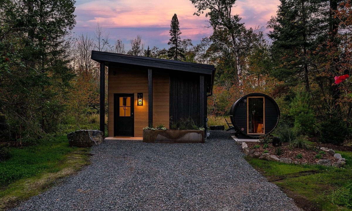 North Shore Cabin | Private Sauna + Fireplace · Wildernest Cabins #4