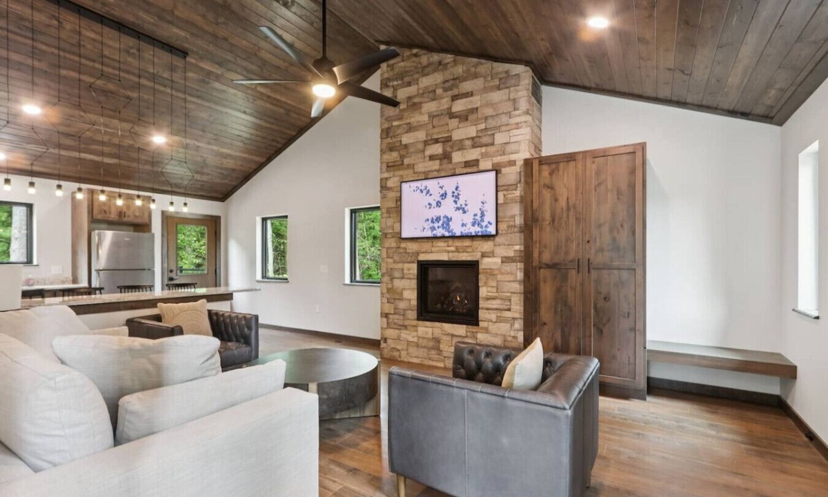 Lake Delton Cabin | The Willow at Treetop Villas