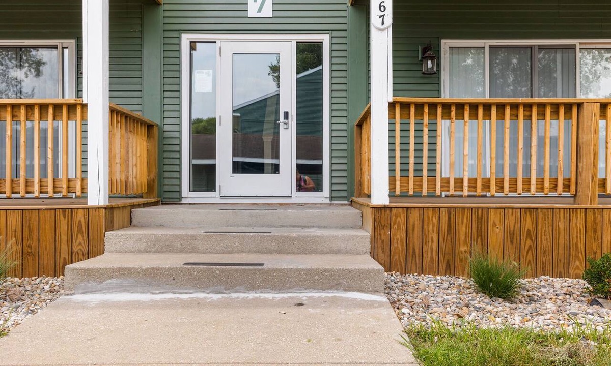 Notre Dame Apartment | Walk to ND Luxury 2BR/2BA Condo Balcony + Parking