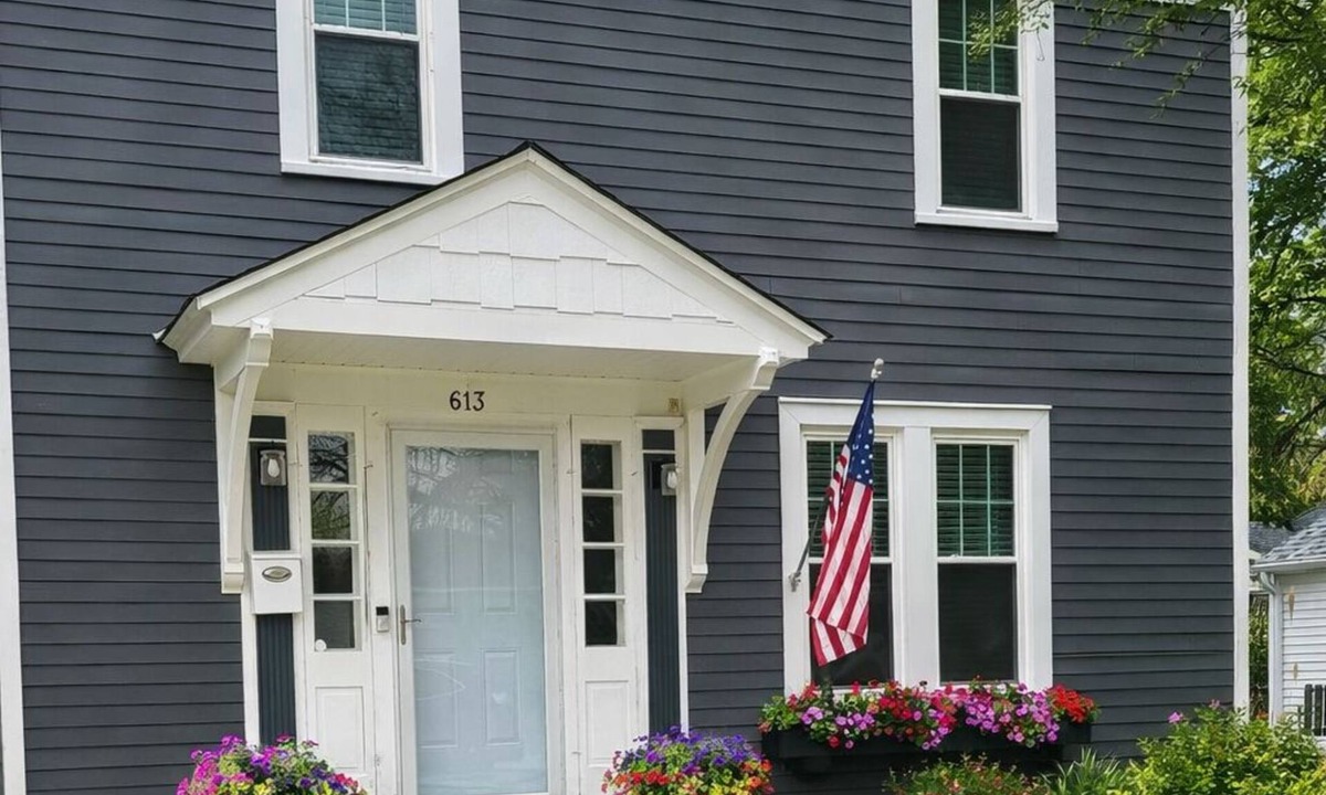 Oconomowoc House | Welcome to Villa deGrazi in the heart of Lake Country! Walk to vibrant downtown!