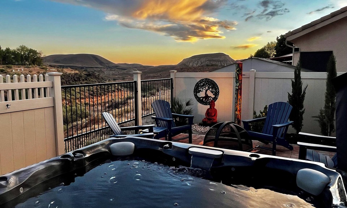La Verkin House | ZION FAMILY RETREAT, Lovely 4-bedroom home Near Zion Canyon with hot tub