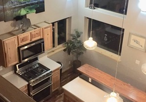2 bedroom house with hot tub located in Seward in Seward