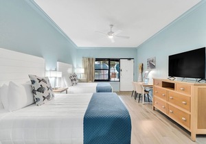 Beachside Inn/Steps from the Beach!/2 Queen Beds in Destin