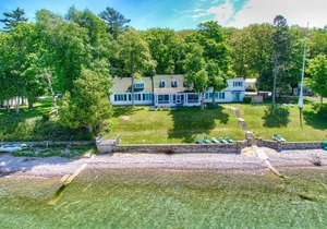 JOLLI-LODGE~Beach Resort in Leland in Lake Leelanau