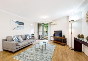 Pyrmont Self-Contained Modern One-Bedroom Apartment 28 Mill in Sydney