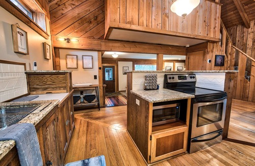 Maple City Cabin | 4 Bedroom Rustic and Secluded Cabin. Dogs Welcome!