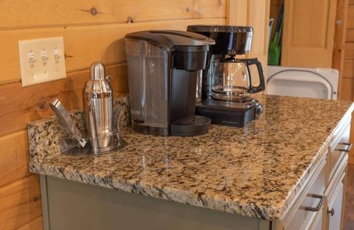 Fulda Cabin | 5 bd3bth cabin- EV - Santa Claus & Holiday World
