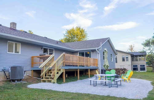 Bloomington House | 8 mins to Lake Monroe Grill Firepit By IU