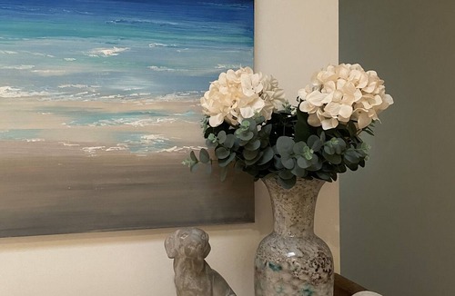 Wurtulla House | Absolute beachfront- Bush, Beach, Dogs, Relax!
