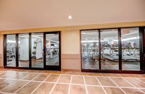 Bethany Beach Condo | Absolutely Stunning 3 Bedroom Sea Colony Condo! Ocean Front w/Premium Renovation