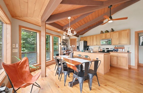 Beech Mountain Cabin | Beech Mt Place - Cool Mtn Escape & Big Views!