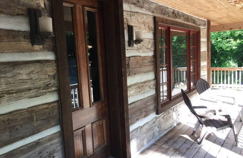 Fish Creek Cabin | Cabin With Modern Kitchen, Fireplace, Porch! 20% weekly discount Feb-Apr!