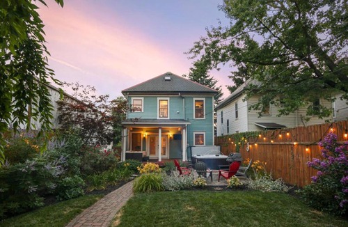 Weinland Park House | Charming Home with Garage, Hot Tub & Garden! Near OSU & Short North