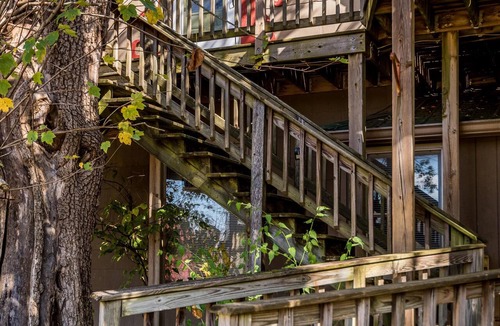 Helmsburg Apartment | Charming Retreat | Hot Tub, Views & Near Nashville