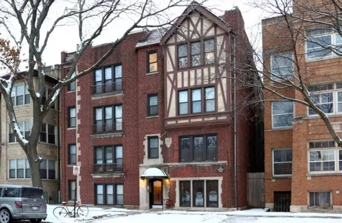 Rogers Park Apartment | Chic apartment with fitness room and AC in beautiful Chicago