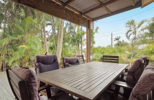 Wellington Point House | Classy Resort Feel home with Pool