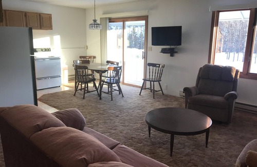Wakefield Condo | Clean, Comfortable and Quiet Condo at the base of Jackson Creek Summit