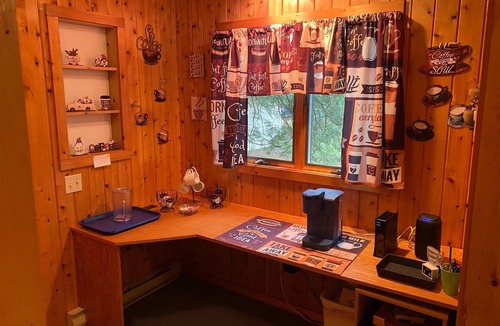 Ponshewaing Cottage | Cozy Bear Cottage with adorable Lake and Bear décor, 25 mi S. of Mackinaw City