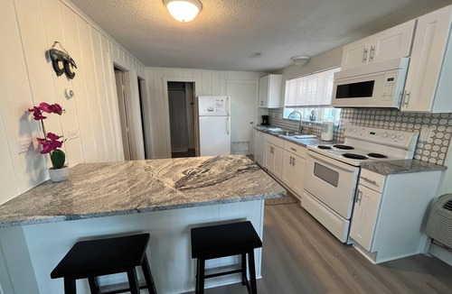 Sand Creek Condo | Cozy Condo #2 on Evans Lake