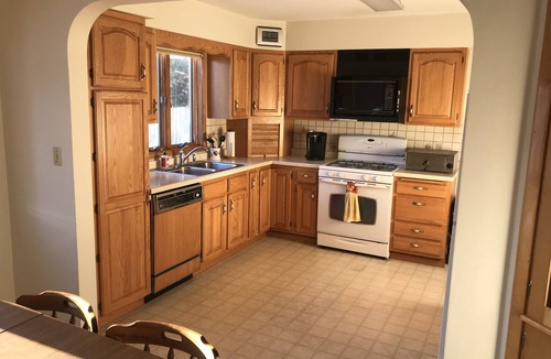 East End House | Cozy house in Central Park neighborhood of Superior, Wisconsin. 2 BR Sleeps 8