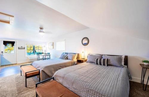 Mayfield Apartment | Cozy Suite w Stunning Lake Views at Fife Lake Lodge
