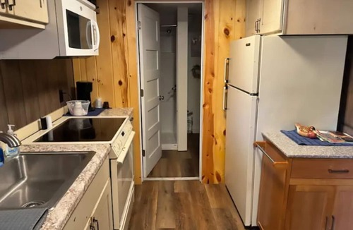 Eagle River Cabin | Cozy year-round 2-bedroom cabin in Eagle River on the Chain of Lakes.