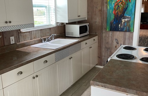 Crystal Beach Cabin | Crystal Beach Cabin - Sleeps 7 (3 blocks from Beach)