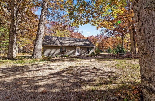 Kendall House | Dog-Friendly Cottage with Hot Tub