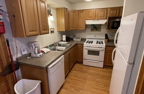 Warrens Cabin | Great Family Cabin Entertainment Cabin: 10 Large screen TV's and 8 Recliners