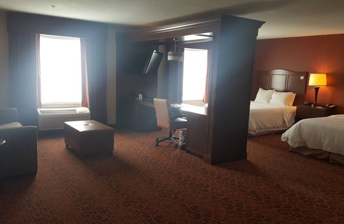 Peru Hotel | Hampton Inn & Suites Peru