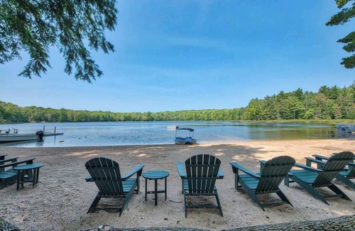 Levering Cabin | Lakefront Cabin w/Private Beach & Pet-Friendly