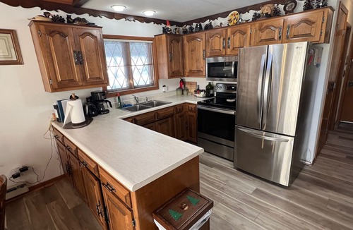 Loretto House | Lakefront Chalet - Badwater Lodge - Gorgeous Lake Views