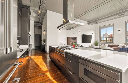 Over-the-Rhine House | Luxury 6BR Retreat w Rooftop Deck at TQL Stadium