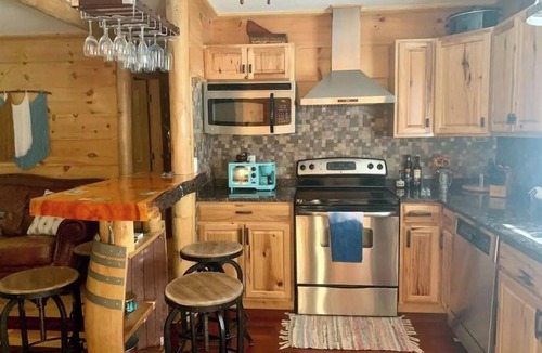 Dellwood Cabin | Luxury Cabin by Castle Rock Lake/Wisconsin Dells!