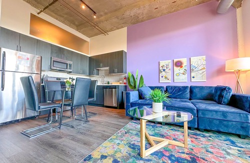Near South Side Apartment | McCormick 2BR with Optional Parking Near Soldier Field & Millennium Park