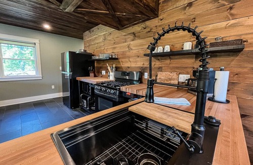 Orange House | Modern Farmhouse Near Chagrin Falls Beachwoood Cuyahoga Valley National Park