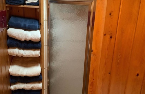 Ponshewaing Cabin | Northern Michigan Getaway - Cozy Log Cabin right on Crooked Lake Waterfront