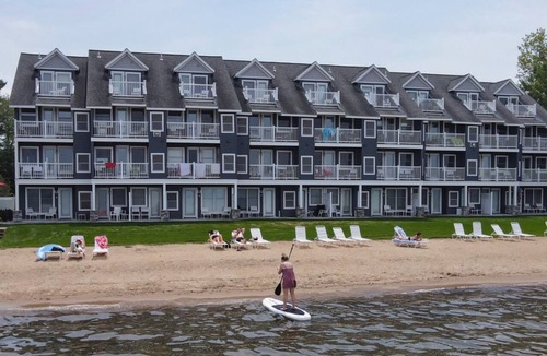 Traverse City Condo | Northern Michigan Charm, North Shore Inn Condo 209