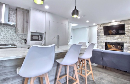Bromont Apartment | Peaceful Mountain Side Appartment Fully Equiped and Close to Many Activities