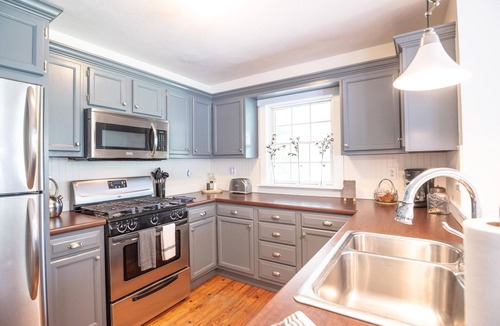 Helmsburg Cottage | Peaceful Wayside Cottage in the country 5 miles north of Nashville, IN!