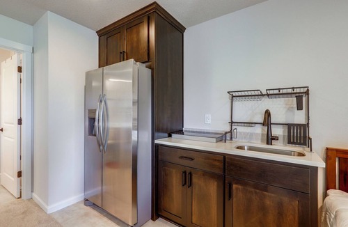 Gresham Apartment | PNW Home Base! Gresham Studio w/Patio
